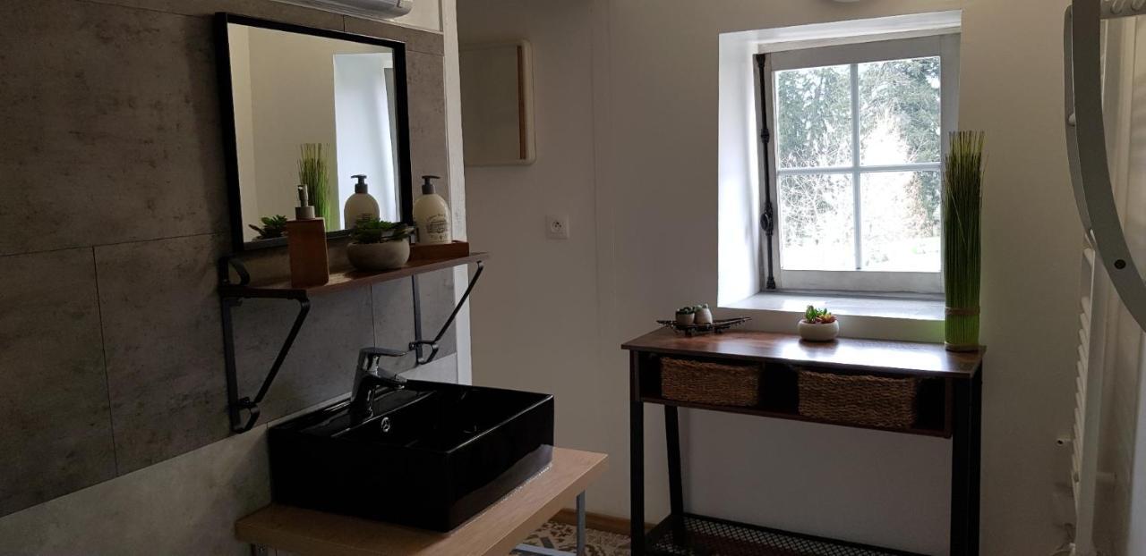 Gite 2 Du Chateau De Feschaux Villeneuve-sous-Pymont Eksteriør billede