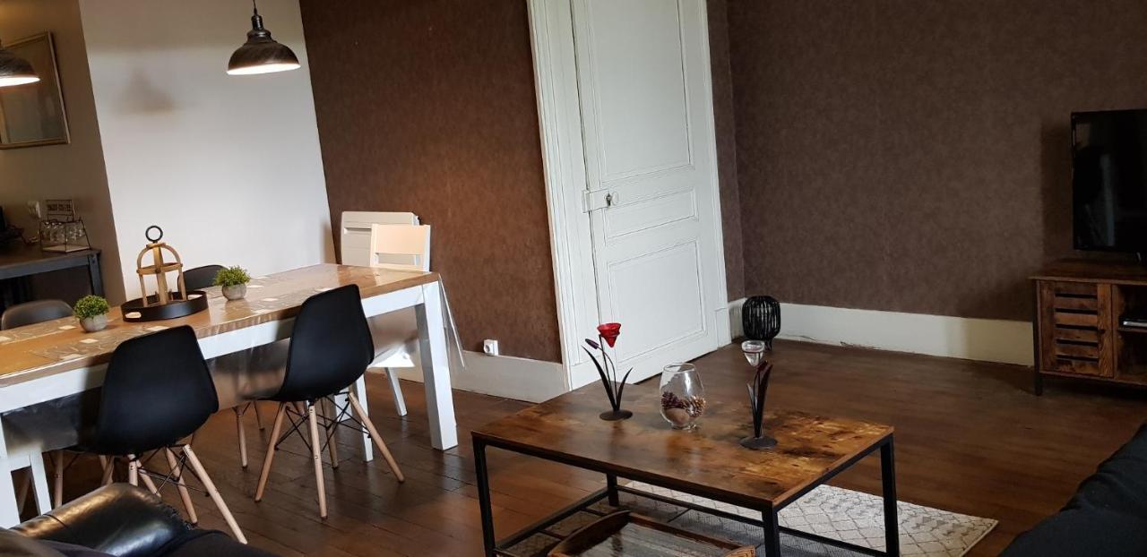 Gite 2 Du Chateau De Feschaux Villeneuve-sous-Pymont Eksteriør billede